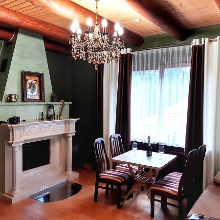 Knyazhyi Dvir Appartement Strigalnya Buitenkant foto