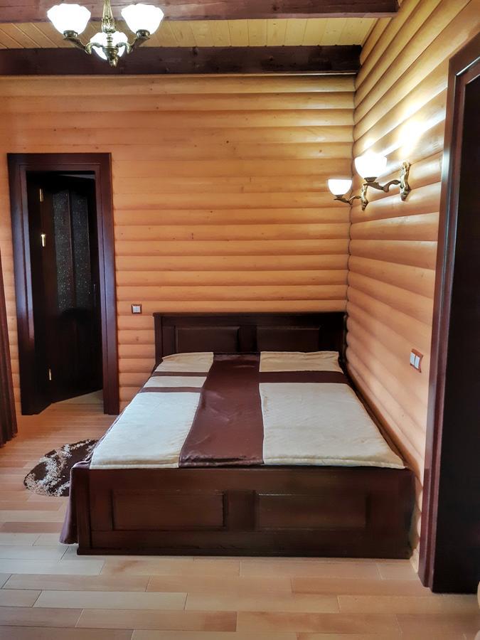 Knyazhyi Dvir Appartement Strigalnya Buitenkant foto