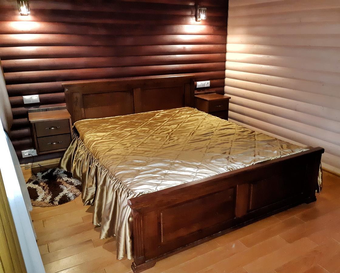 Knyazhyi Dvir Appartement Strigalnya Buitenkant foto