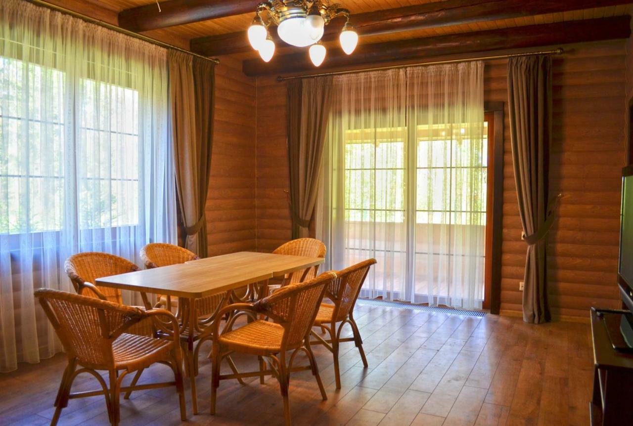 Knyazhyi Dvir Appartement Strigalnya Buitenkant foto
